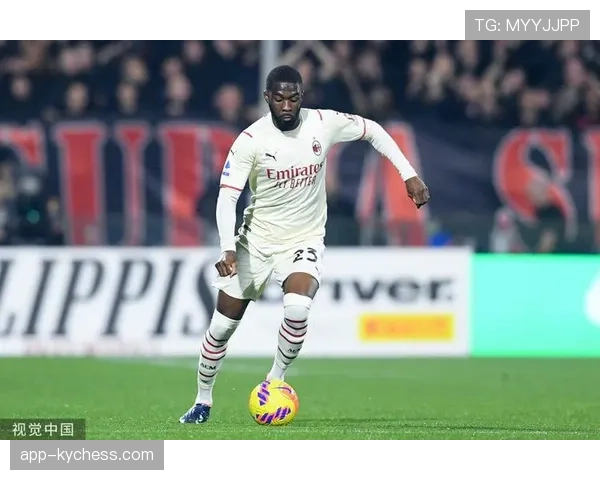 官方确认：AC米兰后卫托莫里累积黄牌停赛，缺席次回合